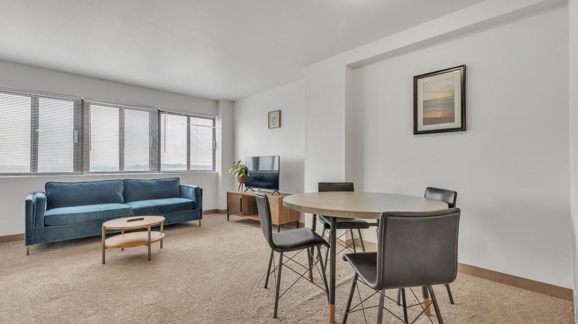Pp 2006 Beautiful Professional 1br Apt, Pool Harrisburg