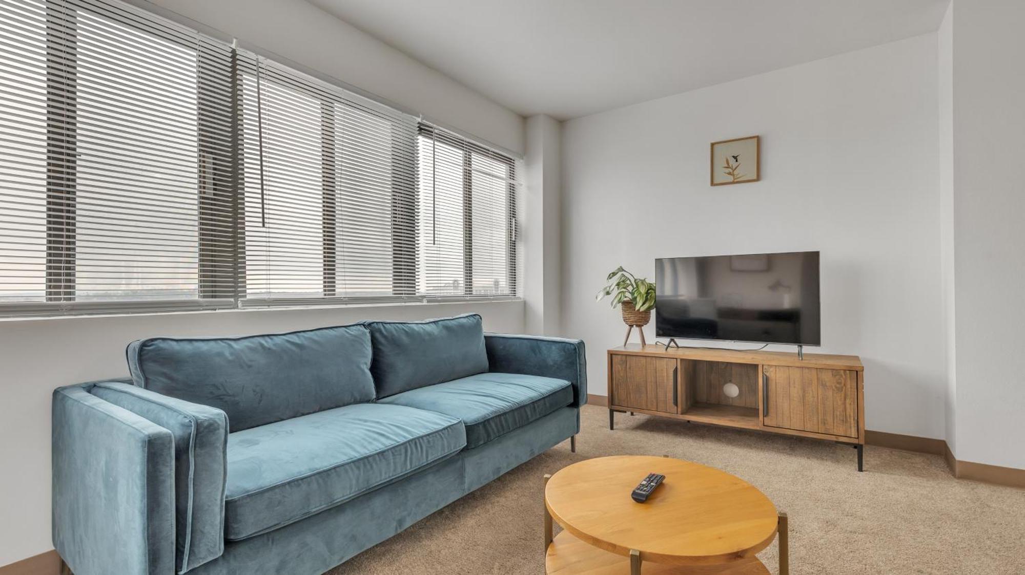 Pp 2006 Beautiful Professional 1br Apt, Pool Apartment